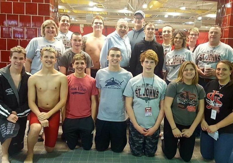 Co Founder Gene Goins with Sea Lions alumni at the 2018 High School State Meet, SVSU.